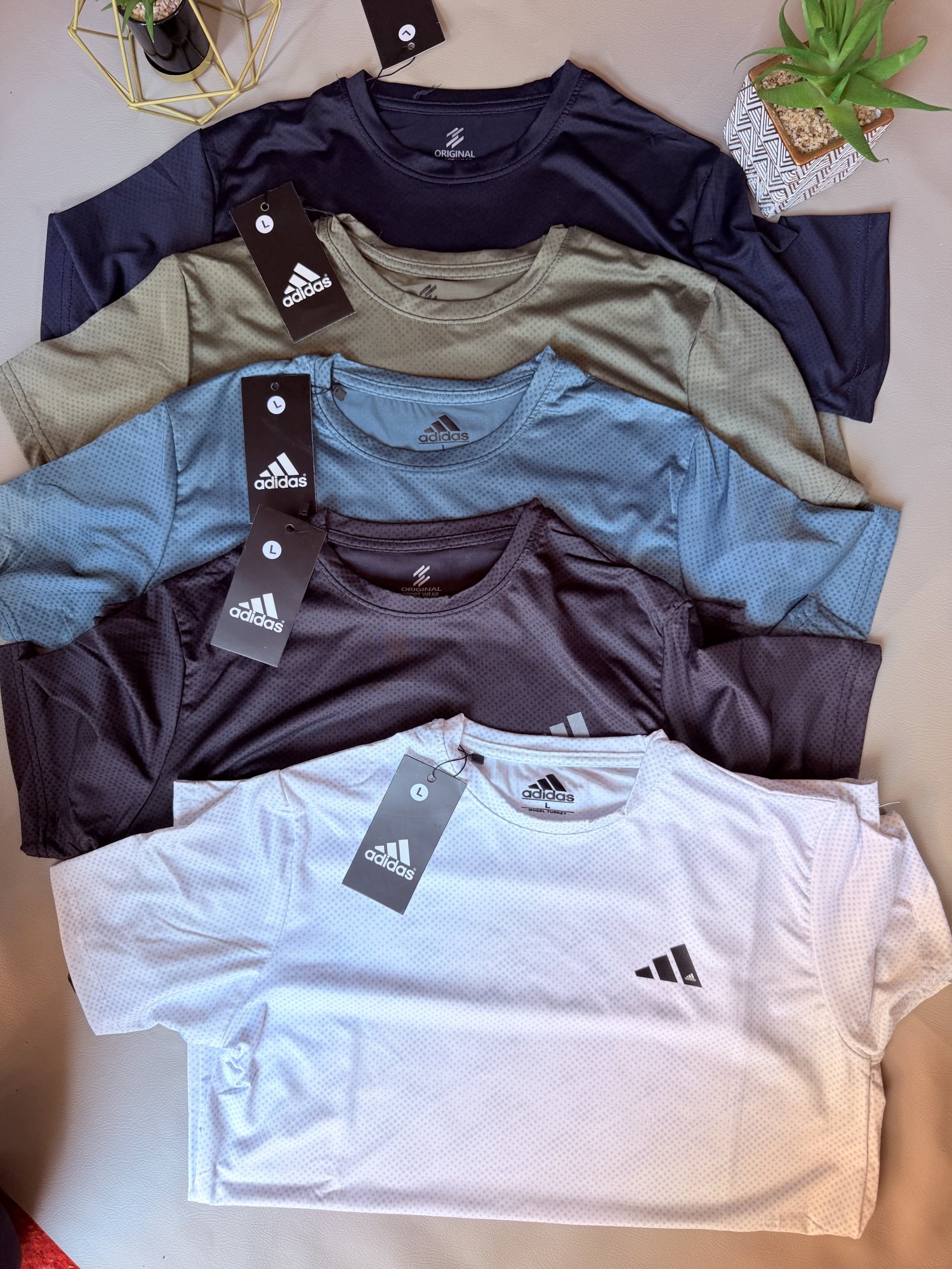 تيشيرت شبابي حوض روزيتا فل ليكرا بطباعة Adidas
